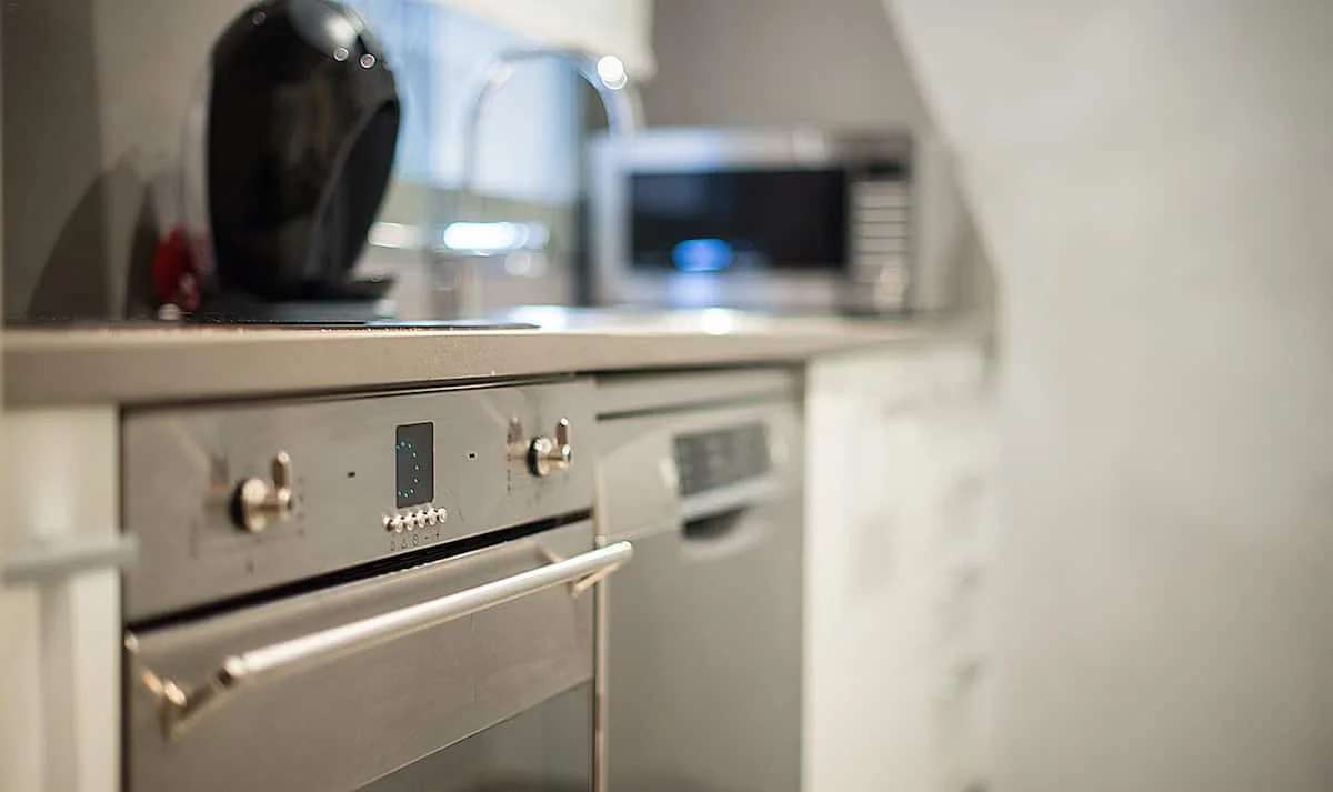 Casa Verdú Smeg oven and cabinetry detail
