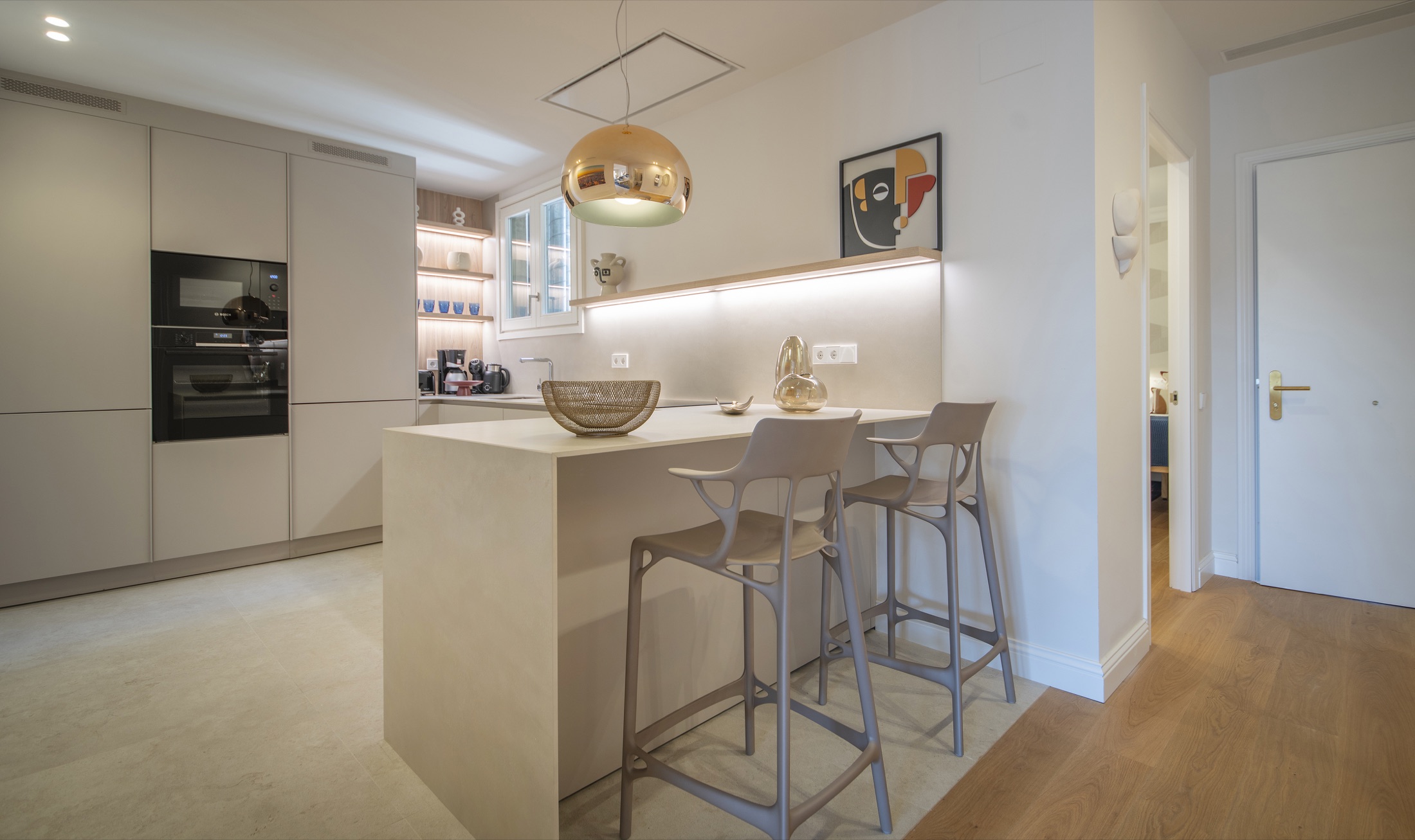 Suite Alba kitchen, view 01