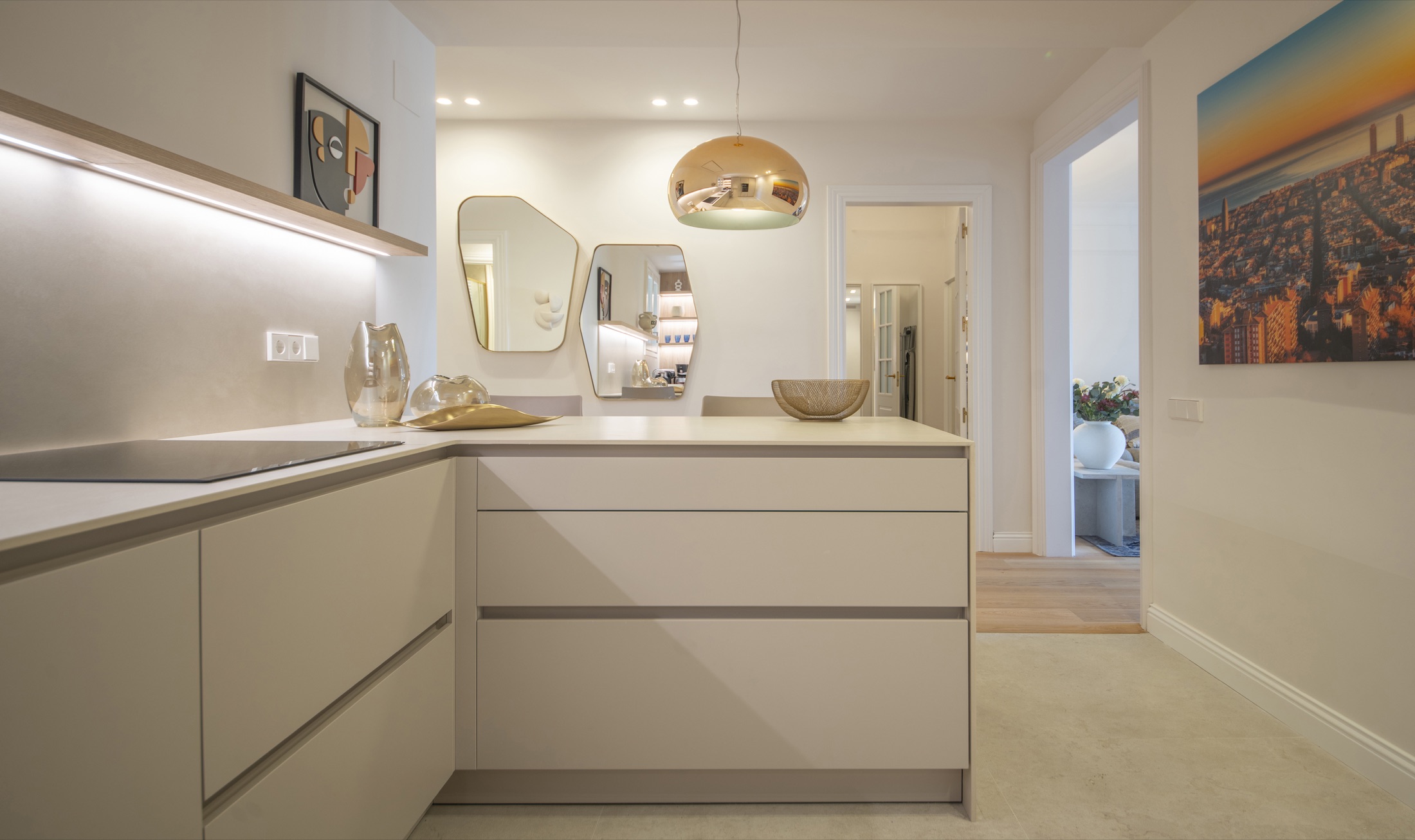 Suite Alba kitchen, view 03