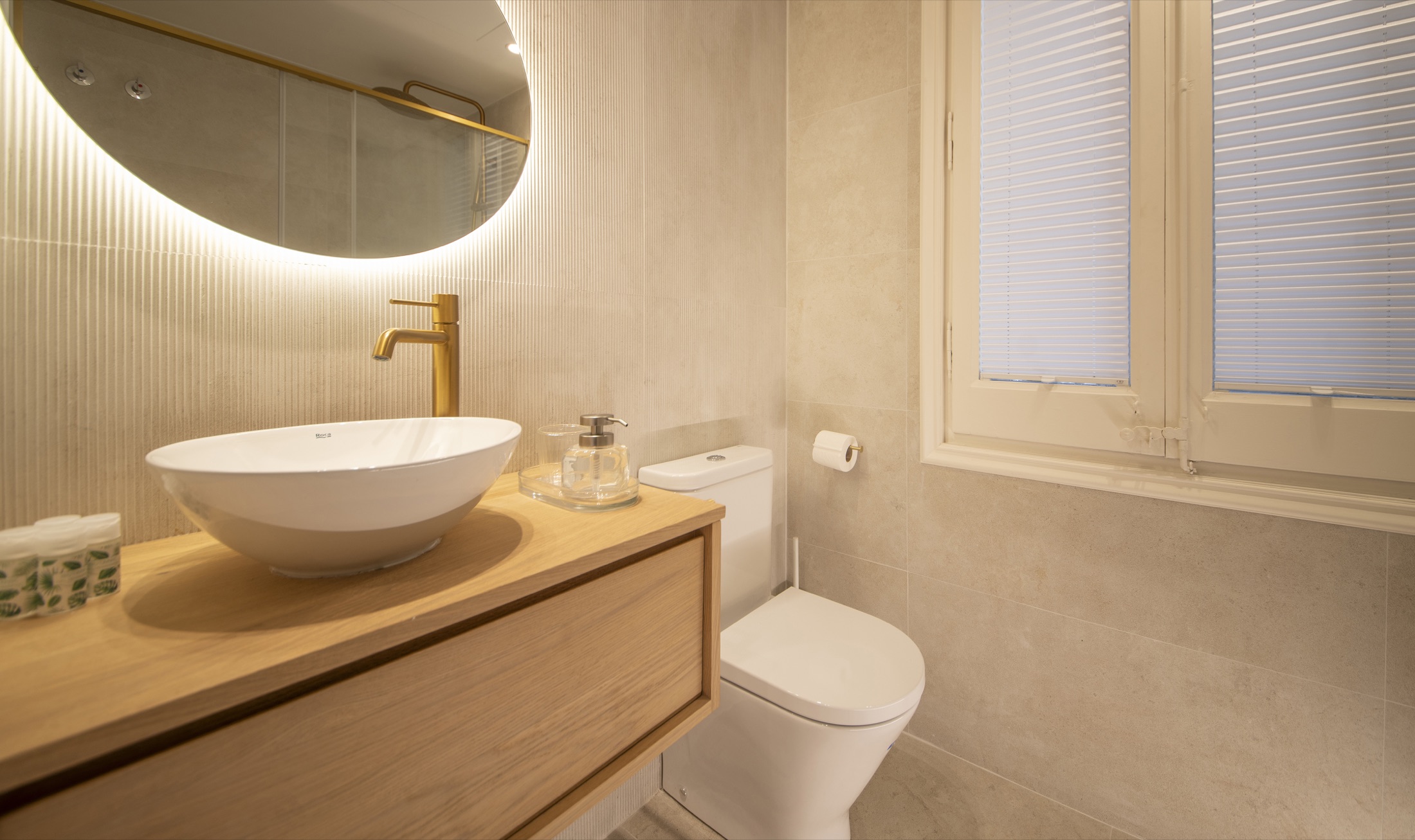 Suite Alba second bathroom, view 01