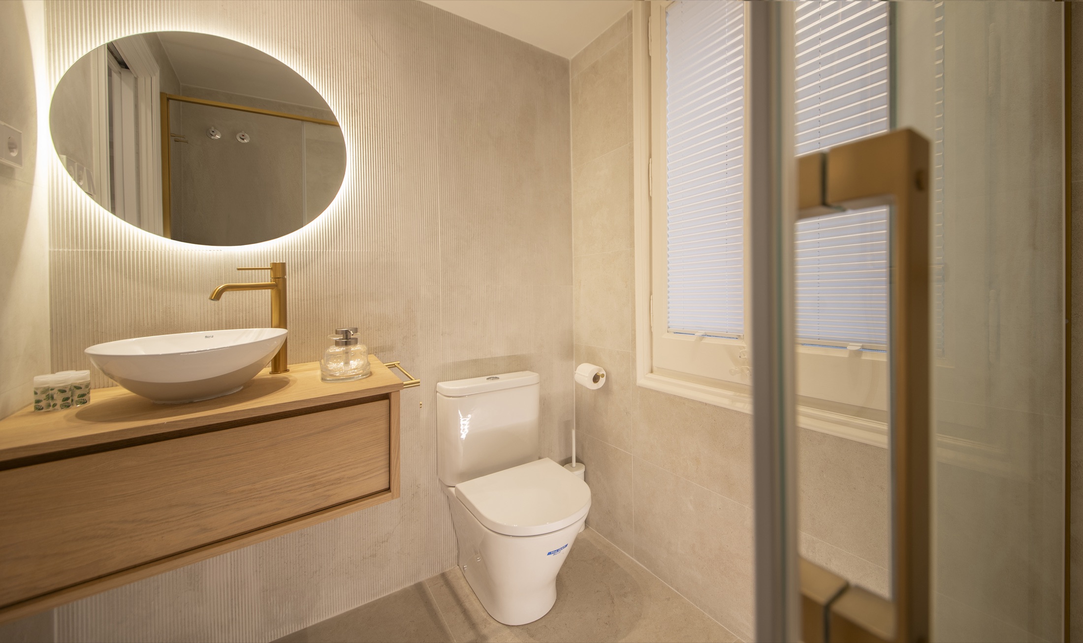 Suite Alba second bathroom, view 03
