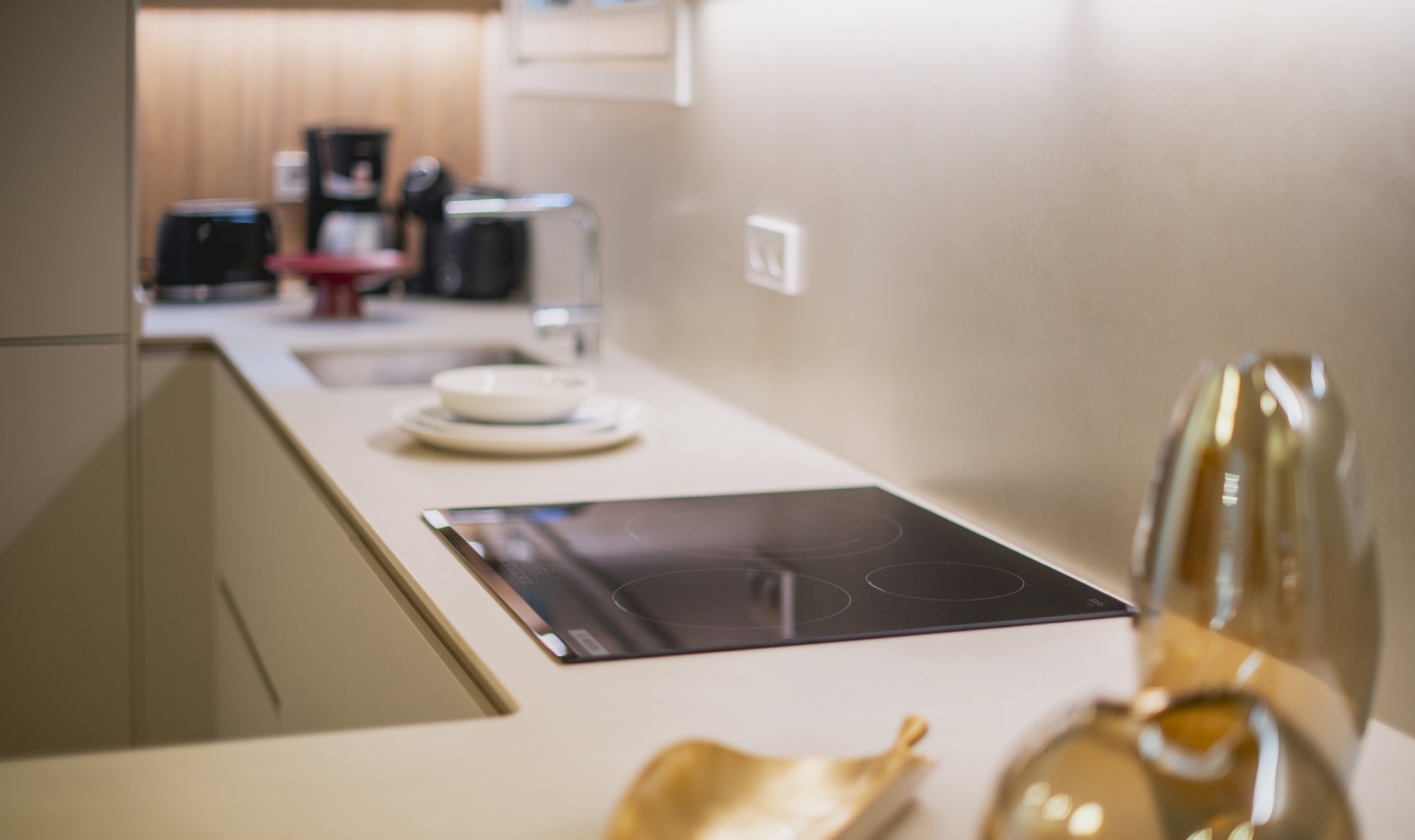 Suite Alba kitchen, view 05