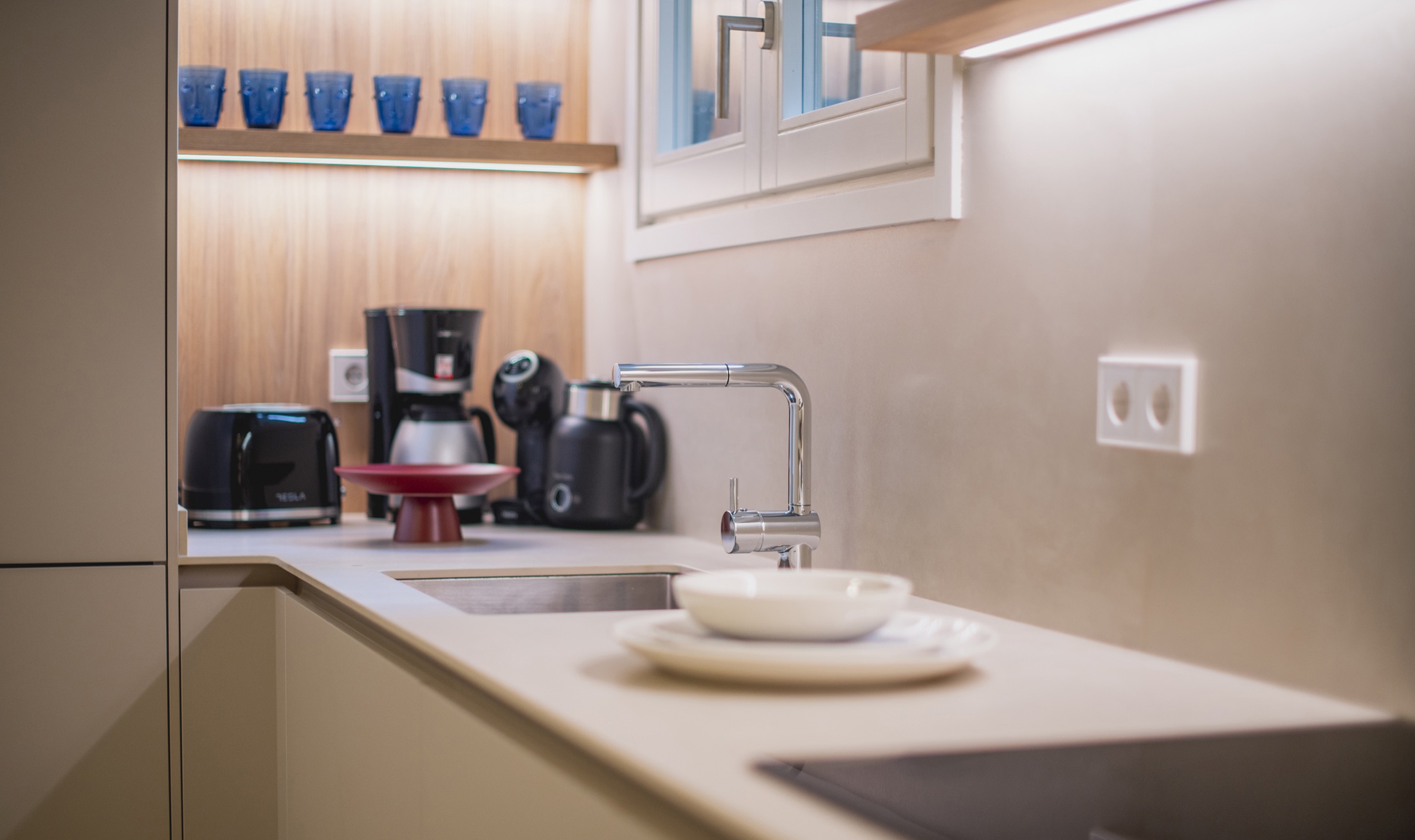 Suite Alba kitchen, view 06