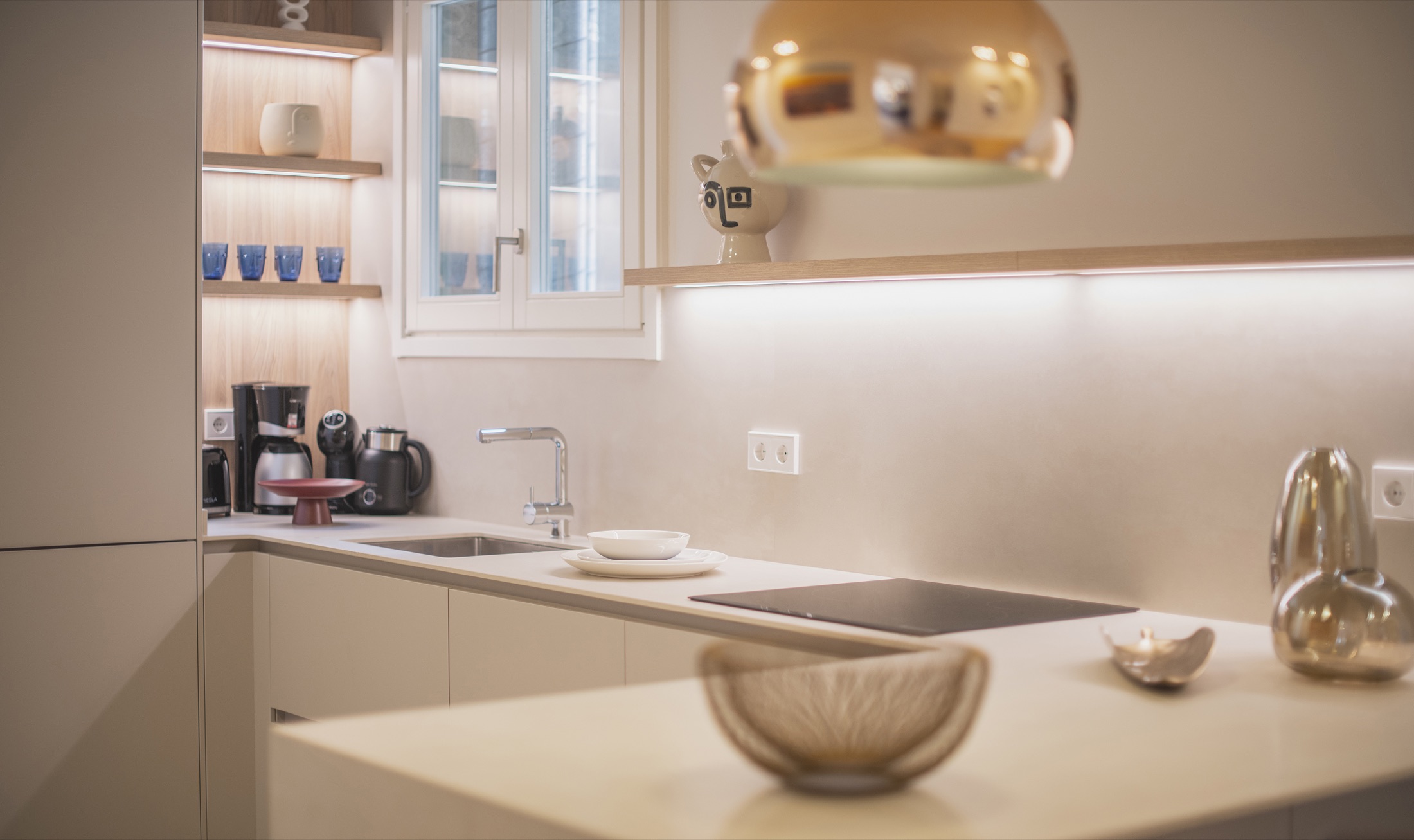 Suite Alba kitchen, view 07