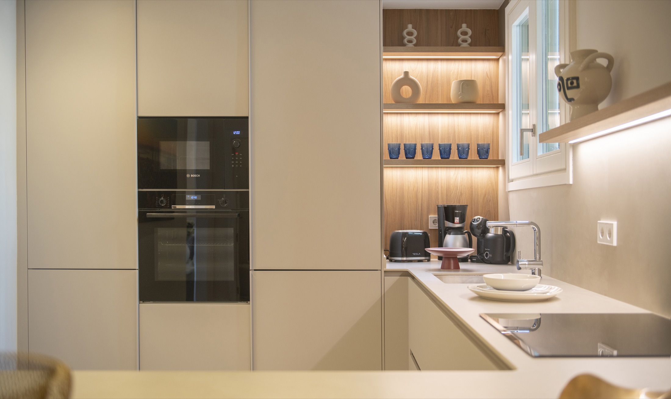 Suite Alba kitchen, view 11