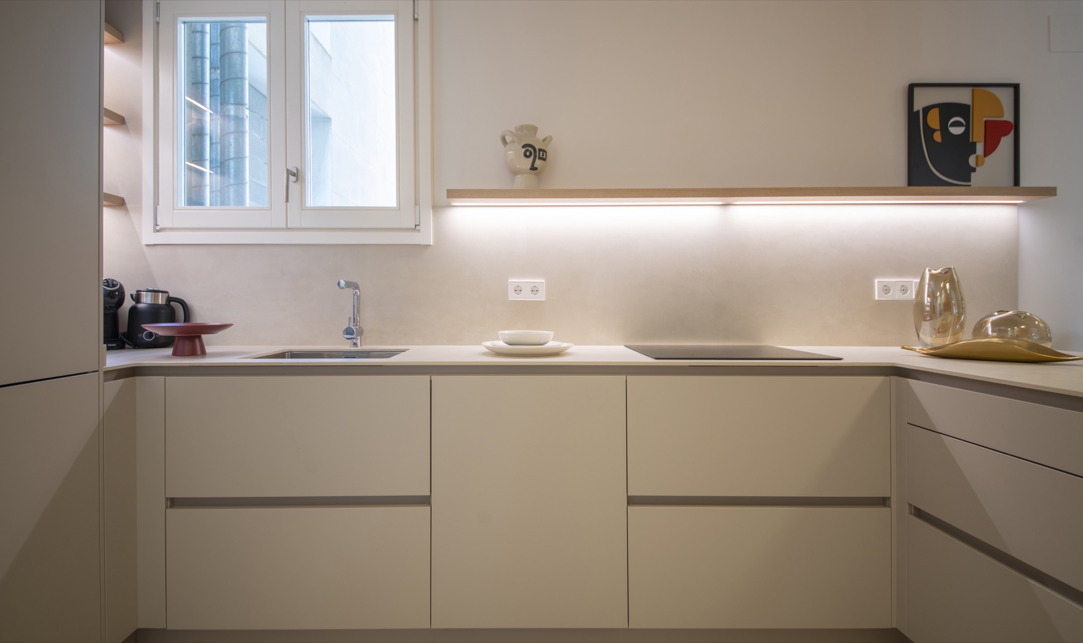 Suite Alba kitchen, view 12
