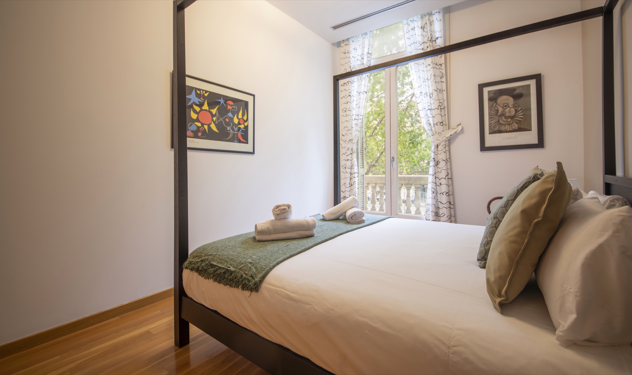 Suite Bella double bedroom with four-poster bed