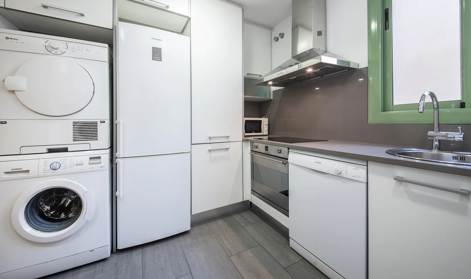 Suite Celia fully equipped kitchen detail 3