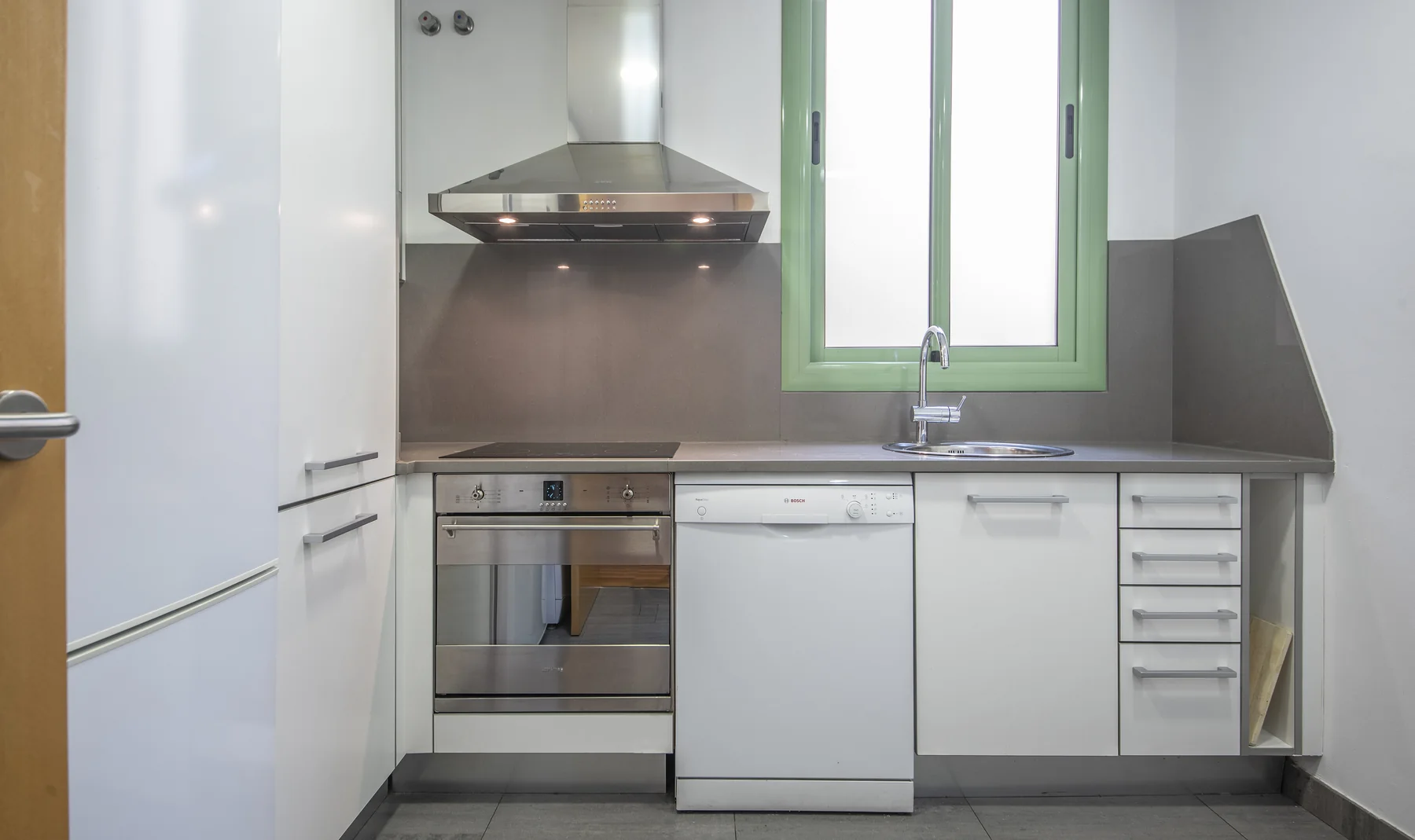 Suite Celia fully equipped kitchen detail 6