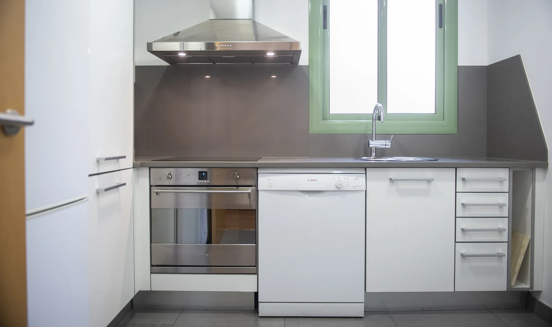 Suite Celia fully equipped kitchen detail 10