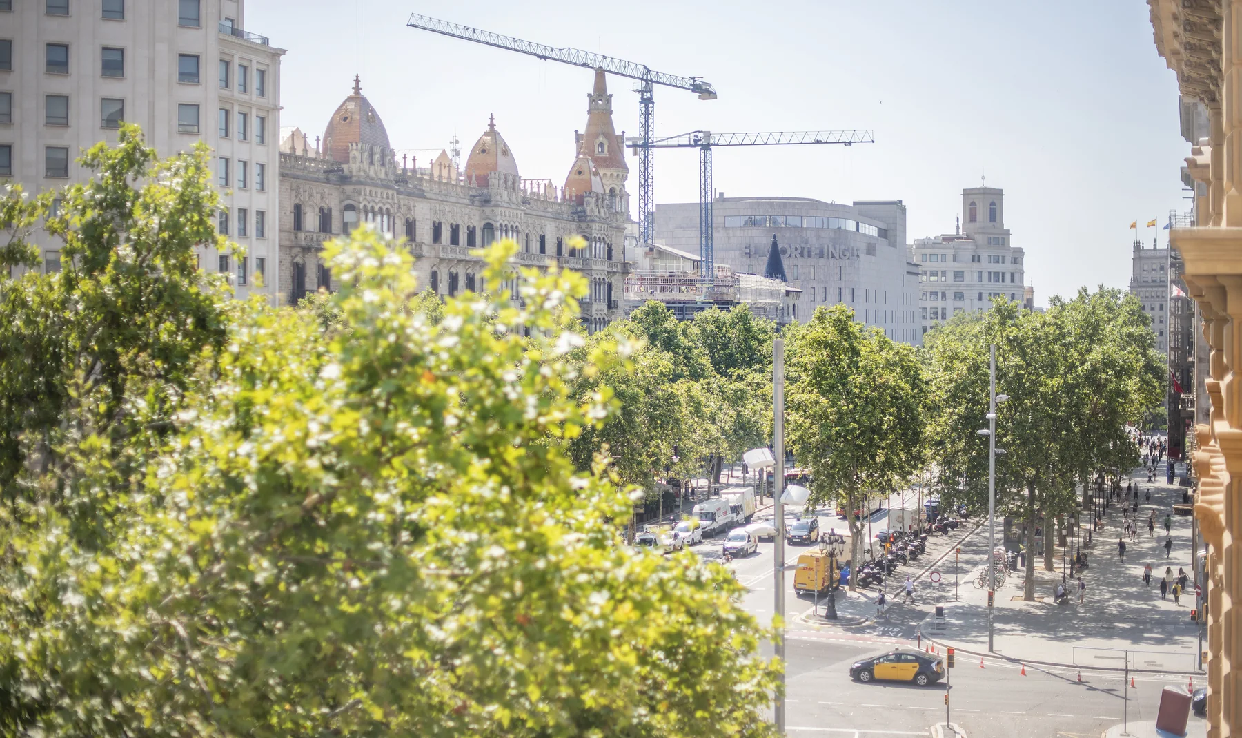 Suite Celia passeig de gràcia balcony and city view 14