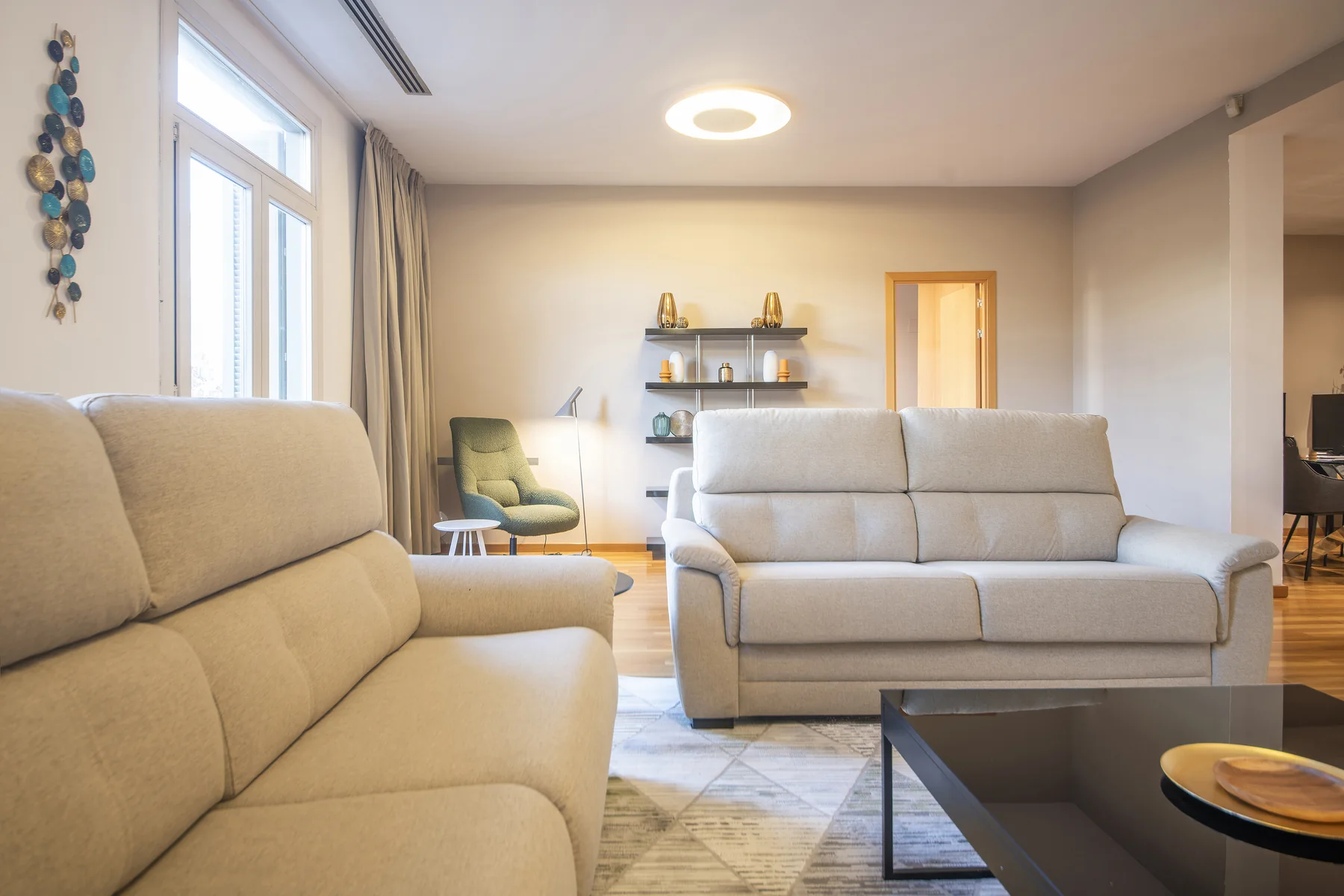 Suite Celia spacious living room detail 28