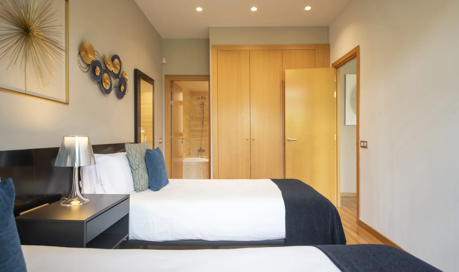 Suite Celia queen bedroom and wardrobe storage 44