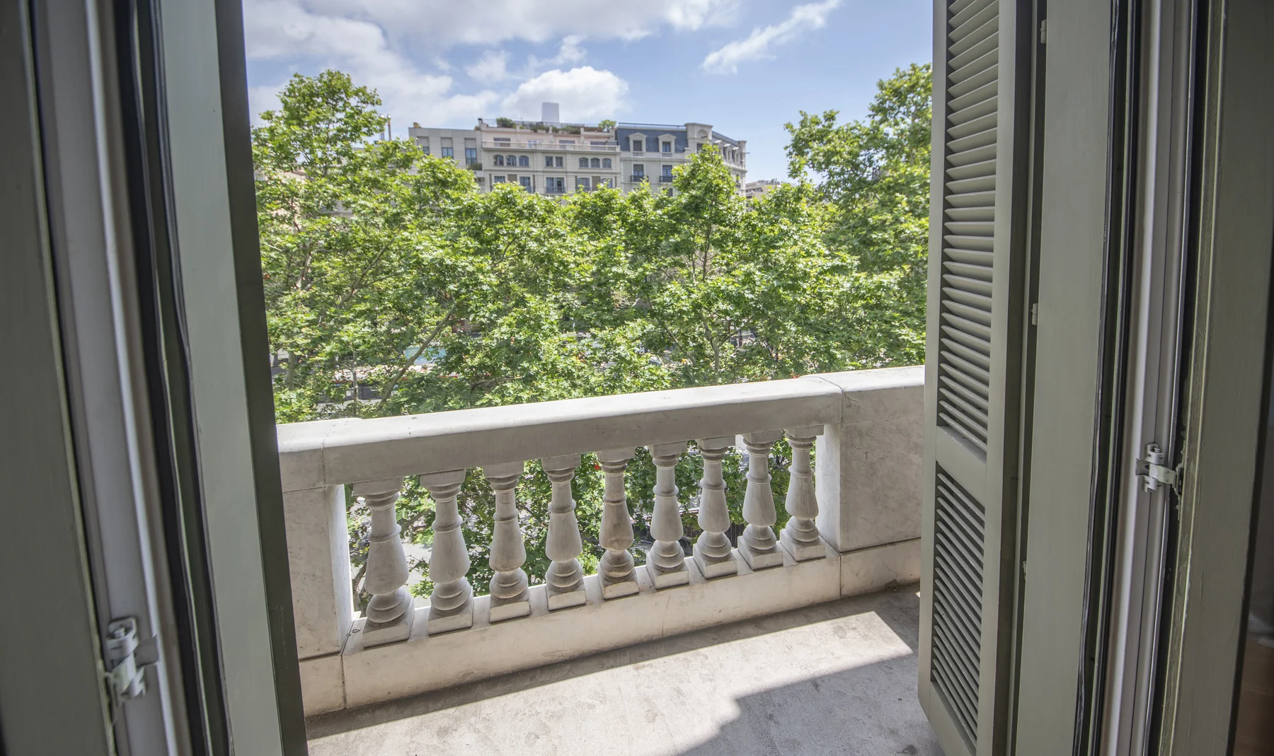 Suite Celia passeig de gràcia balcony and city view 58