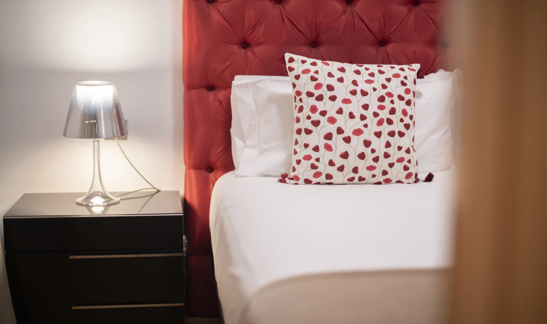 Suite Celia twin bedroom detail 71