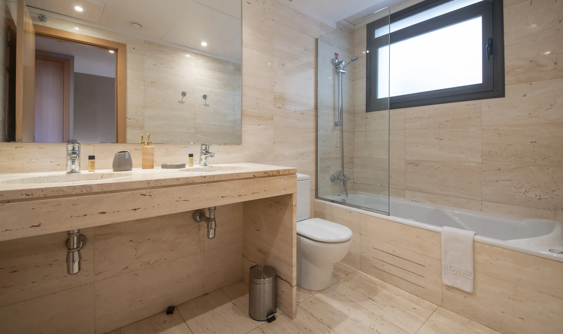 Suite Divina en-suite marble bathroom with bathtub and shower