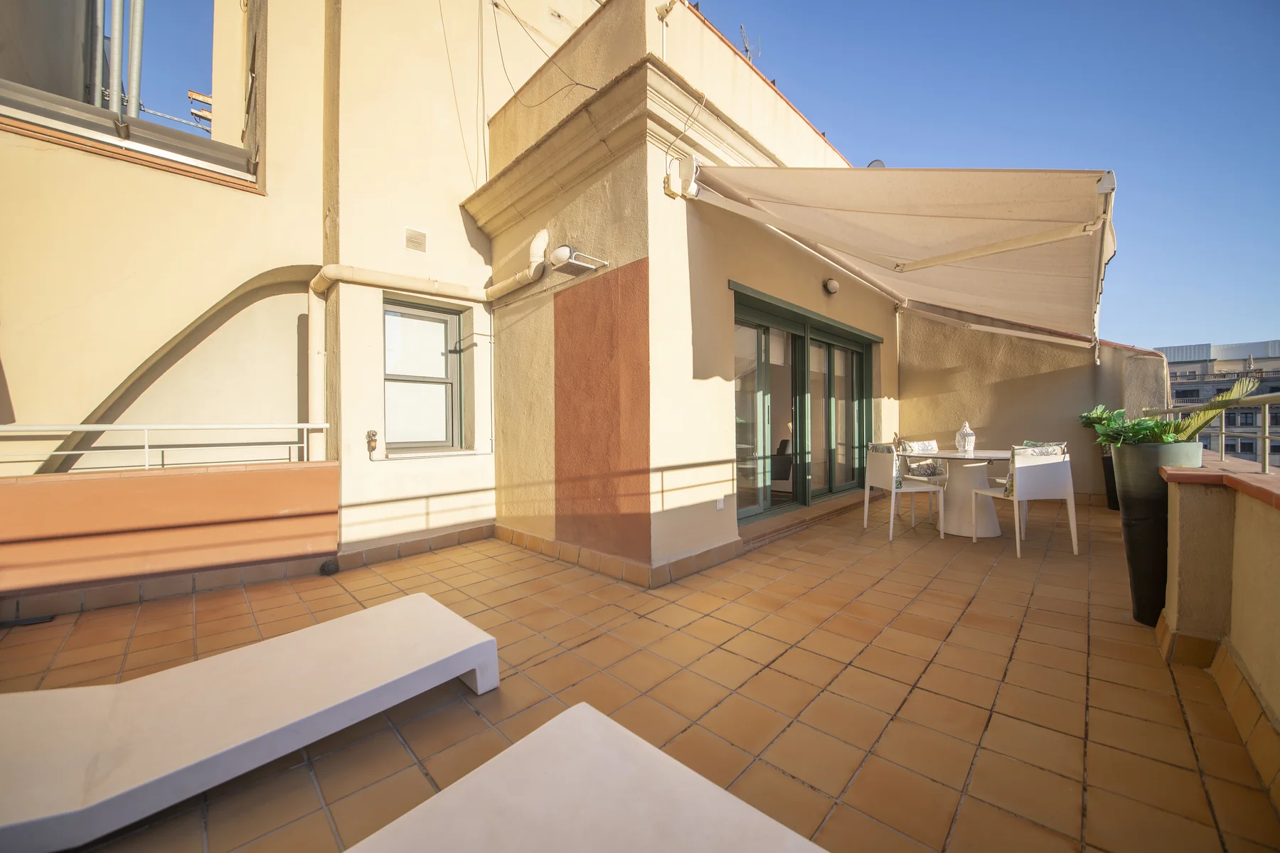 Suite Divina terrace with sun loungers