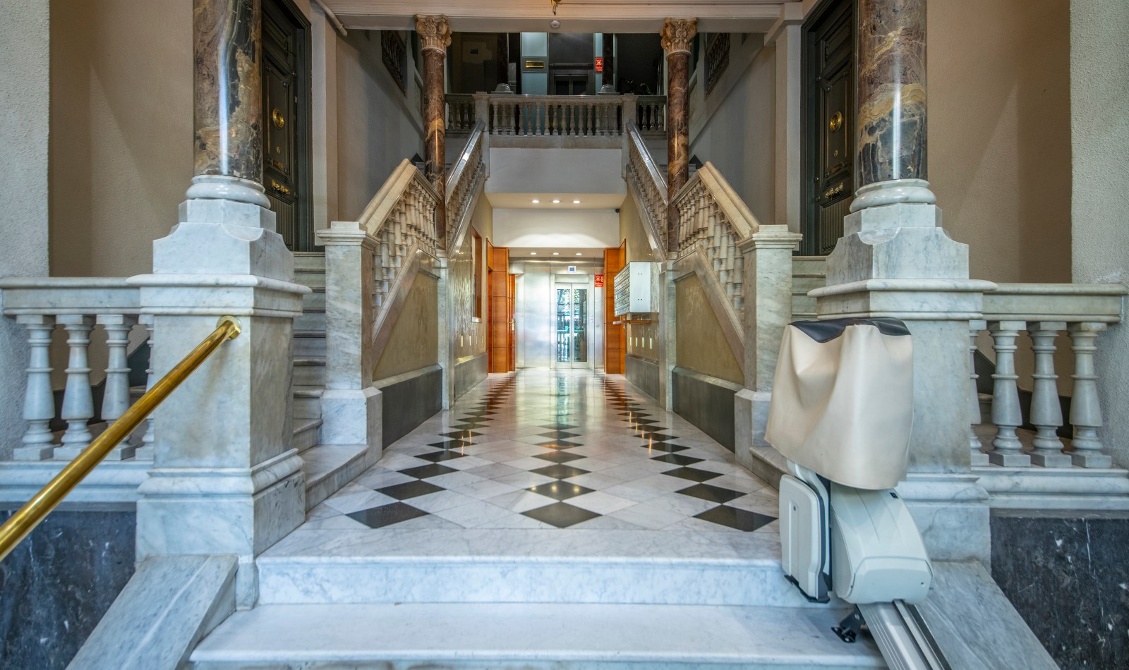 Suite Laia building & address, view 06